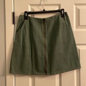Green Mini Skirt with Full Zipper Size M
